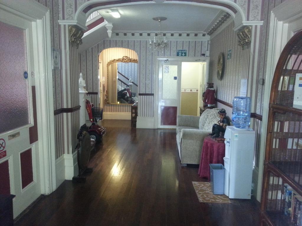 Chester Lodge Sandown Esterno foto